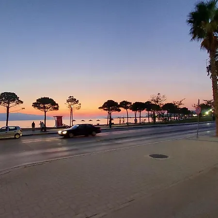 Jon Alloggio in famiglia Vlorë