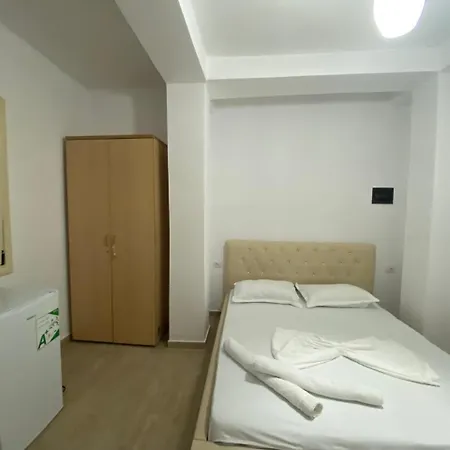 Jon Alloggio in famiglia